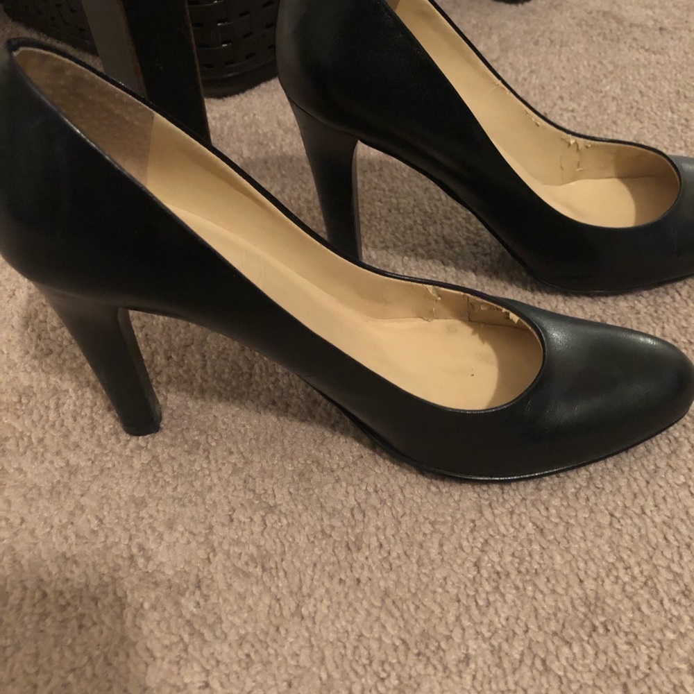 Round Toe Pumps - Picture 2 of 3